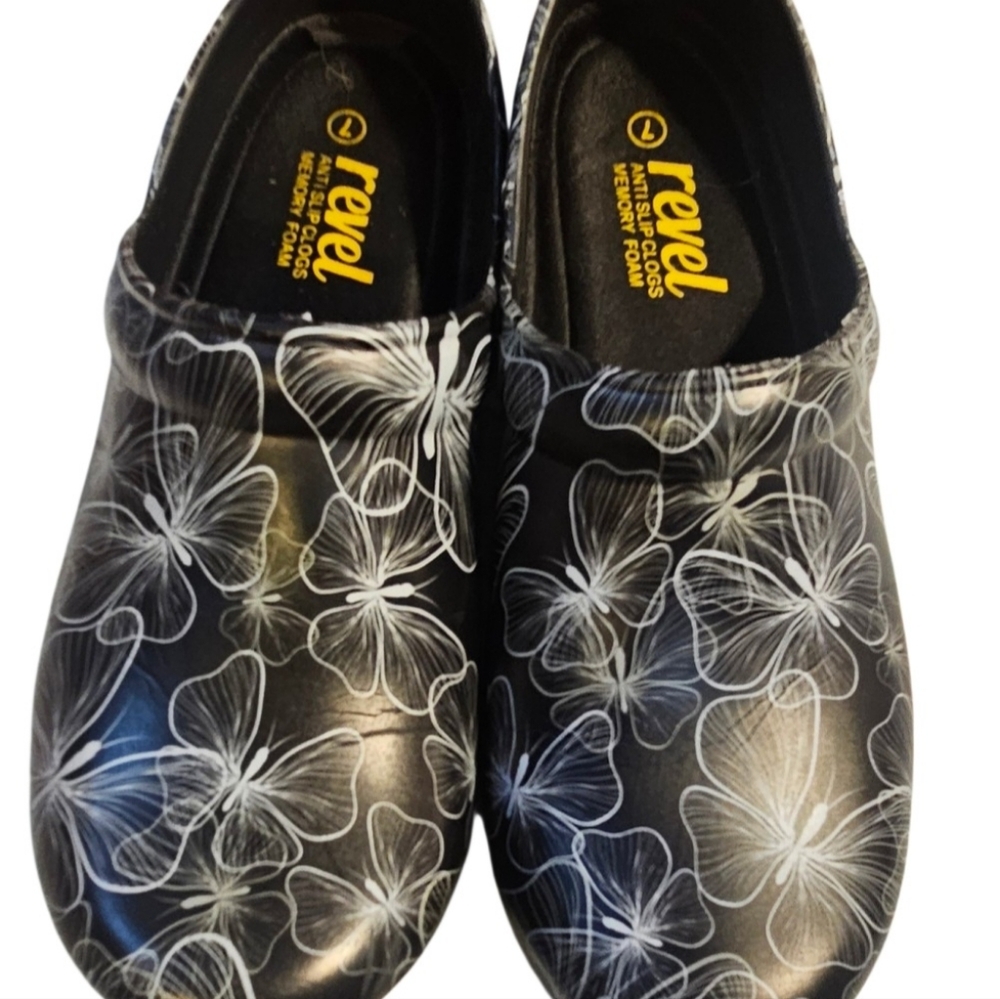 Revel AntiSlip Clogs For Women Size 7 Please Read Description - Picture 5 of 7